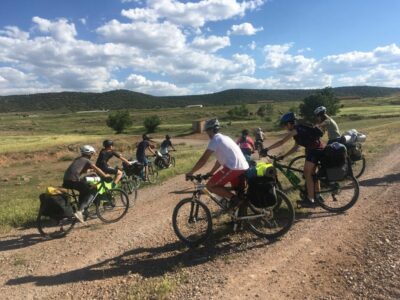 Alumnado de Escuela IDEO participa en «Pedaleo por un residuo cero», el reto colectivo de viajar en bicicleta sin residuos y contribuir a la conservación del medio ambiente