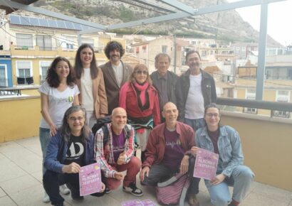 El colectivo ciudadano Alacant Desperta y la Concejalía de Cultura del Ayuntamiento de Alicante firmaron el viernes 26 de abril el convenio anual que les une desde 2016 en la organización del Festival Alacant Desperta