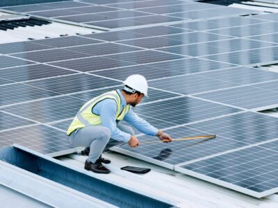 España instala menos placas solares pero el sector fotovoltaico seguirá en auge, según Evolución Solar