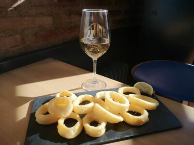 4 Esquinas reinventa el concepto de tapeo en el corazón de Monzón