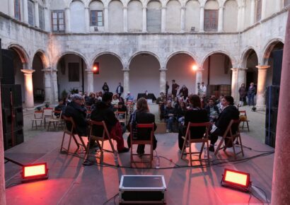 El Penedès pensa ‘Els altres’ en la setena edició del festival VilaPensa