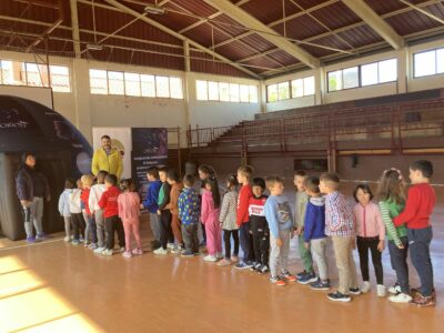 ADEL acerca la Astronomía a los colegios de la Sierra Norte