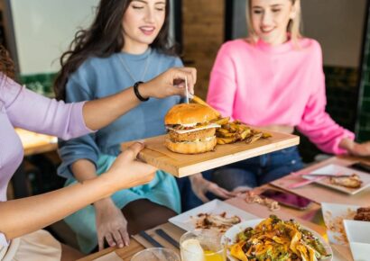 La reconocida cadena La Calle Burger, consigue un nuevo franquiciado en Rubí junto a Tormo Franquicias