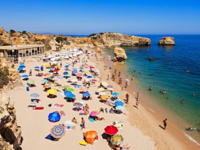 Por qué Portugal sigue siendo un destino de moda y cuándo planear una escapada económica, según KAYAK