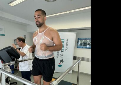 Los jugadores del Bidasoa Irún realizan los reconocimientos médicos en el Hospital de Día Quirónsalud Donostia