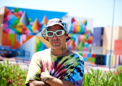 ‘Paisajes que te observan’: Okuda San Miguel transforma el Colegio Miramadrid con sus coloridos murales