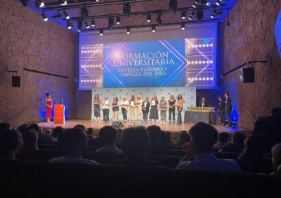 Formación Universitaria es nombrada Empresa del Año en los Premios Empresa Social 2024