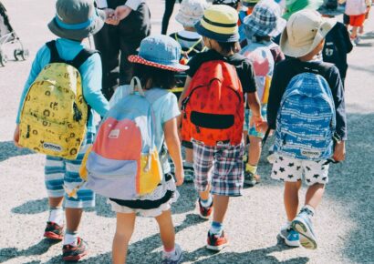 La Fundación Jiménez Díaz resalta la importancia del material escolar en la salud postural infantil