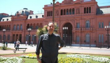 El profesor Vittorio Maria Pellitteri Tucci realiza donaciones solidarias a familias de músicos cubanos en Las Tunas y Holguín