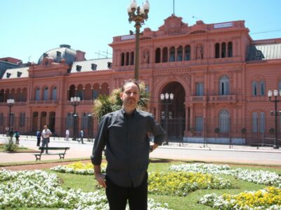 El profesor Vittorio Maria Pellitteri Tucci realiza donaciones solidarias a familias de músicos cubanos en Las Tunas y Holguín