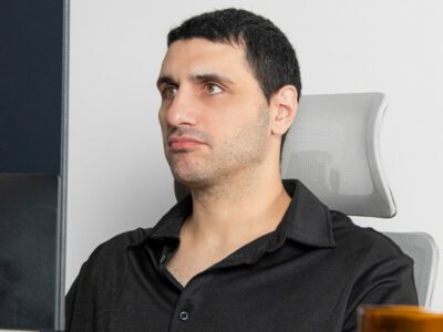 Rodrigo Ramos D’Agostino analiza los riesgos ocultos de la sobreexposición digital en finanzas