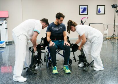 «En neurorrehabilitación robótica trabajamos pensando en la vida real del paciente: que pueda moverse por casa con seguridad y reducir el riesgo de caídas», explica Sara García Delgado