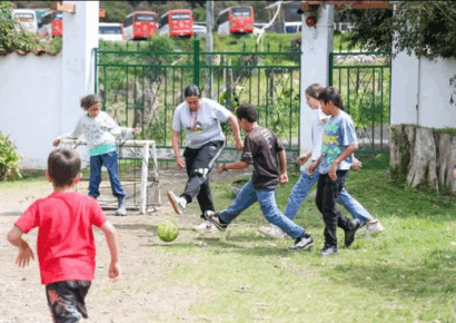 Albert Ollé Bartolomé impulsa proyectos sociales de Fundación Valora·t en Colombia y Nepal