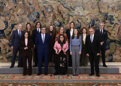 Su Majestad la Reina Letizia recibe en audiencia a representantes de la Fundación Claudia Tecglen