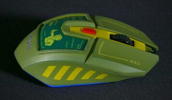 GXTrust rinde homenaje al Yermo con una pieza irrepetible y única inspirada en el Pip-Boy