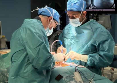 Dr. Nicolás Samprón, jefe del servicio de Neurocirugía de Policlínica Gipuzkoa: «La planificación es la parte más importante de la cirugía de columna»