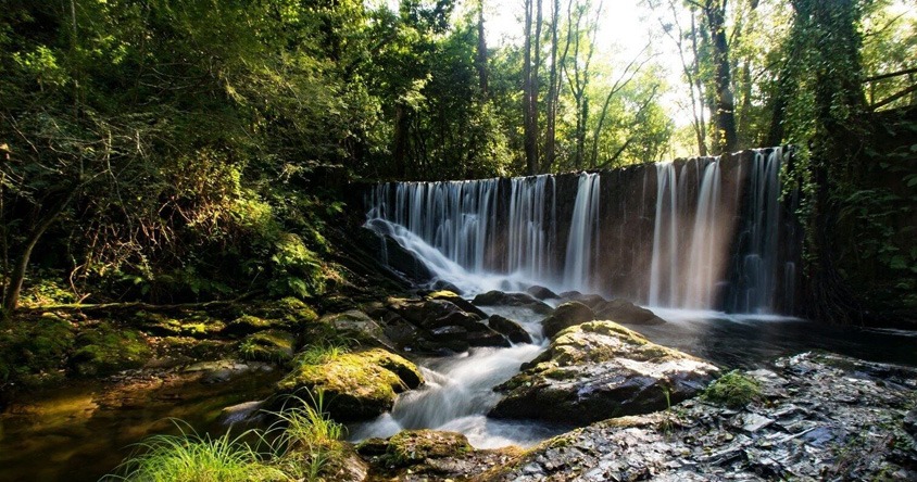 Un enclave estratégico: donde el río Eo abraza el mar