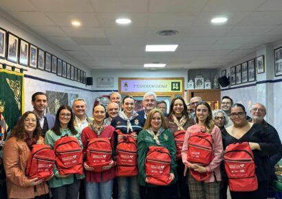 Valencia refuerza la cardioprotección de sus Fallas con la entrega de desfibriladores a las comisiones de Especial