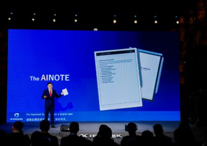 iFLYTEK presenta AINOTE 2, la tablet de tinta electrónica con IA más delgada del mundo, en MWC26