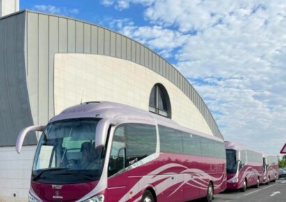 Autocares Aljarafe refuerza la movilidad colectiva en Sevilla con una flota sostenible y de alta gama