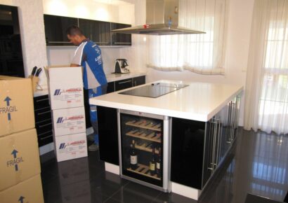 Lorenzana Sevilla impulsa la eficiencia logística en el sector de los traslados corporativos y residenciales