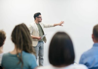 CREDIZOOM analiza cómo los préstamos para formación profesional impulsan el desarrollo de carrera en España