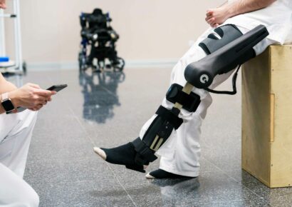 «La robótica aplicada a lesiones de rodilla y cadera permite recuperar la movilidad, la fuerza y el control motor con mayor precisión», Sara García Delgado