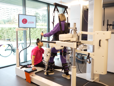 Residencias de mayores y centros de neurorrehabilitación, los caballos de batalla contra el Parkinson