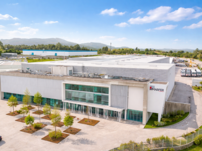 Adapta Capital, a través de su participada IRMARFER, redobla su apuesta por el sector de las estructuras modulares y espacios efímeros e invierte en MAC Group