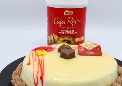 El Obrador de Goya lanza por primera vez una tarta hecha con la icónica Caja Roja® de Nestlé, para el Día de la Madre