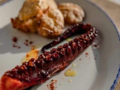 Kala Beach consolida su propuesta de alta cocina mediterránea frente al mar en Playa del Cura