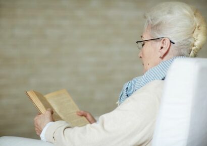 Leer en varios idiomas: el entrenamiento cerebral del que nadie habla y que puede retrasar la demencia hasta cinco años