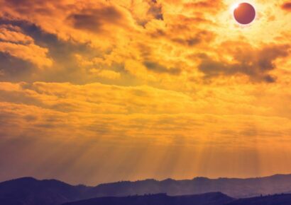 Camino de Santiago20 lanza una guía exclusiva para vivir el eclipse total de sol desde las rutas jacobeas