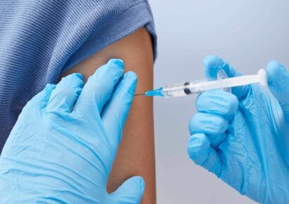 Enfermeras guipuzcoanas advierten: la baja vacunación en personas adultas puede favorecer el regreso de enfermedades ya controladas