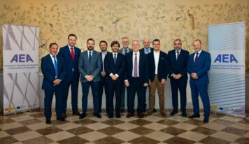 La patronal del aluminio se reúne con el Ministro de Industria para abordar los desafíos del sector