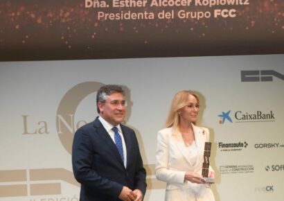 Esther Alcocer Koplowitz recibe el Premio de Honor de la CNC a toda su trayectoria profesional
