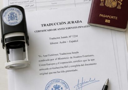 La regularización extraordinaria impulsa la demanda de traducciones juradas de antecedentes penales