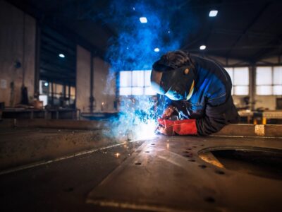 Solda Electric comercializa equipos de protección para trabajos de soldadura y amolado