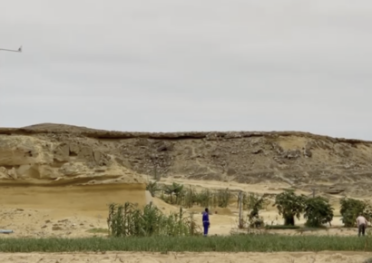 Una zona de cultivo en mitad del desierto es posible gracias al viento