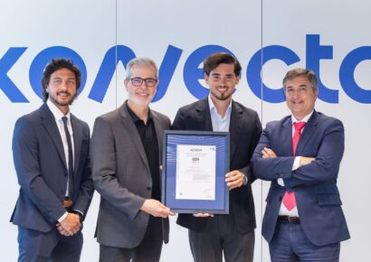 Konecta recibe la certificación ISO 42001 de la mano de AENOR y refuerza su liderazgo en el desarrollo responsable de IA