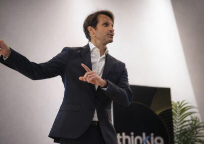 Thinkia defiende que el gran reto de la IA empresarial ya no es probar herramientas, sino hacerlas escalar