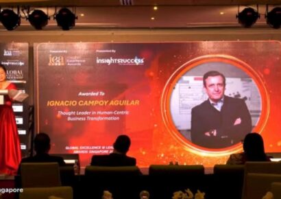 Ignacio Campoy, CEO del Grupo Educativo Formación Universitaria, premiado en Singapur por su liderazgo centrado en las personas