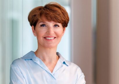 Se renueva el contrato de la Chief Human Resources Officer, Dra. Astrid Fontaine
