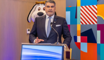 Andrés Farrugia resalta el papel de Caja de Ahorros en el desarrollo marítimo de Panamá