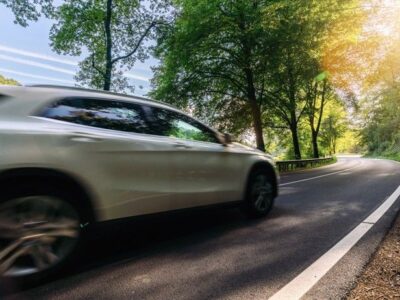 6 consejos para conducir con seguridad y proteger el vehículo durante los meses de más calor según Northgate
