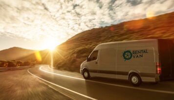 El alquiler de furgonetas en Sevilla facilita el transporte de grupos en rutas naturales