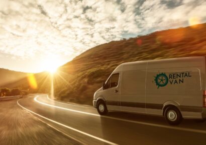 El alquiler de furgonetas en Sevilla facilita el transporte de grupos en rutas naturales