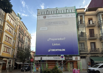 La vuelta al cole empieza cuando llegan los grupos de WhatsApp: Decathlon lo lleva al centro de Madrid