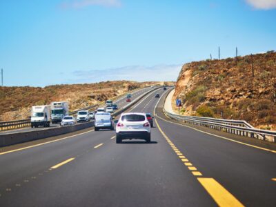Millones de desplazamientos en verano reabren el debate sobre la seguridad en las carreteras, según SMA Road Safety