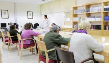 Familias evalúan criterios para elegir una residencia de ancianos en Sevilla ante la evolución del modelo residencial